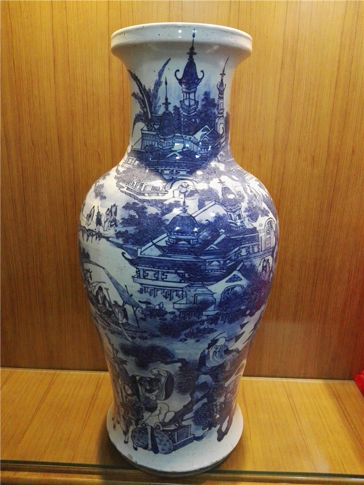 清代咸丰青花山水人物大地瓶，高82公分。.jpg